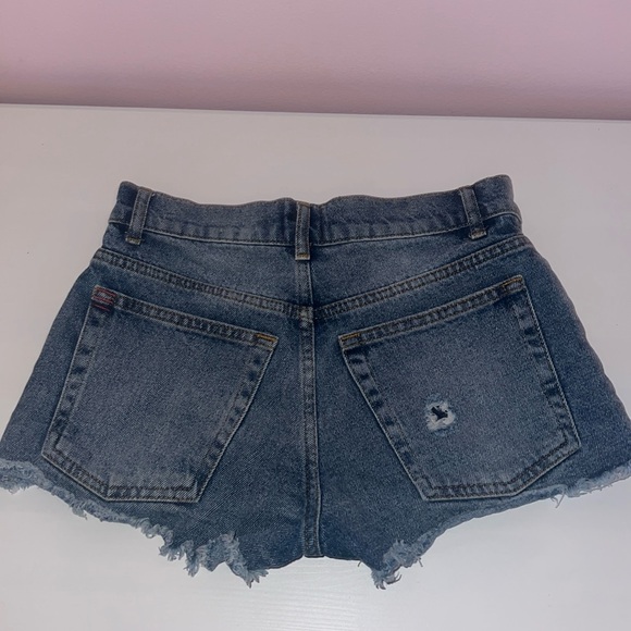 Urban Outfiters Jean Short Perfect Condtion- would fit a Xs or Small - Picture 3 of 4